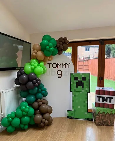 Balloons decorations services Available