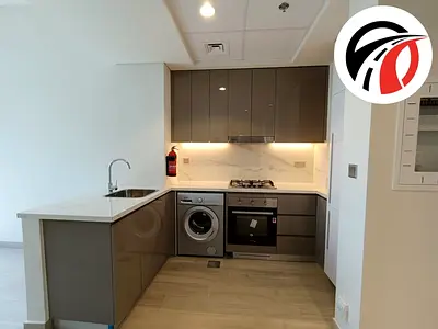 Stunning 1 bedroom with U shape kitchen