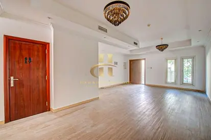 Upgraded | Near to Circle Mall | Elegant | Luxurious