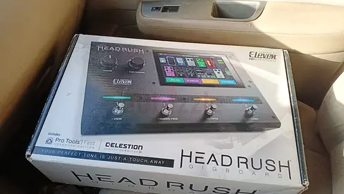 Headrush Gigboard multi-effects pedal - boxed