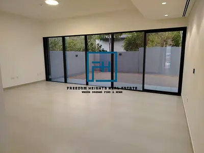 منزل تاون هاوس أنيق مكون من 3 غرف نوم وصالة للبيع | جاهز للسكن | ملكية حرة | عرض لفترة محدودة