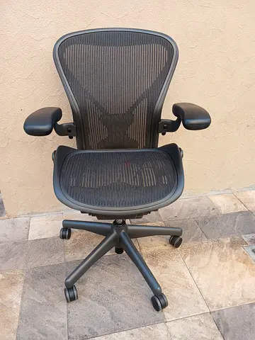 We are selling hermamiller aeron Chair.good cindition only little use