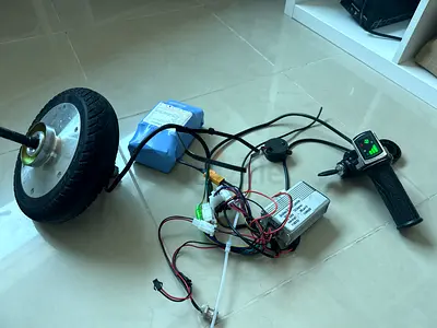Motor connected to a dc motor controler with 36V battery and twist throttle using key 3 modes speed