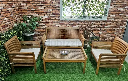 Outside Sitting Chairs and Table