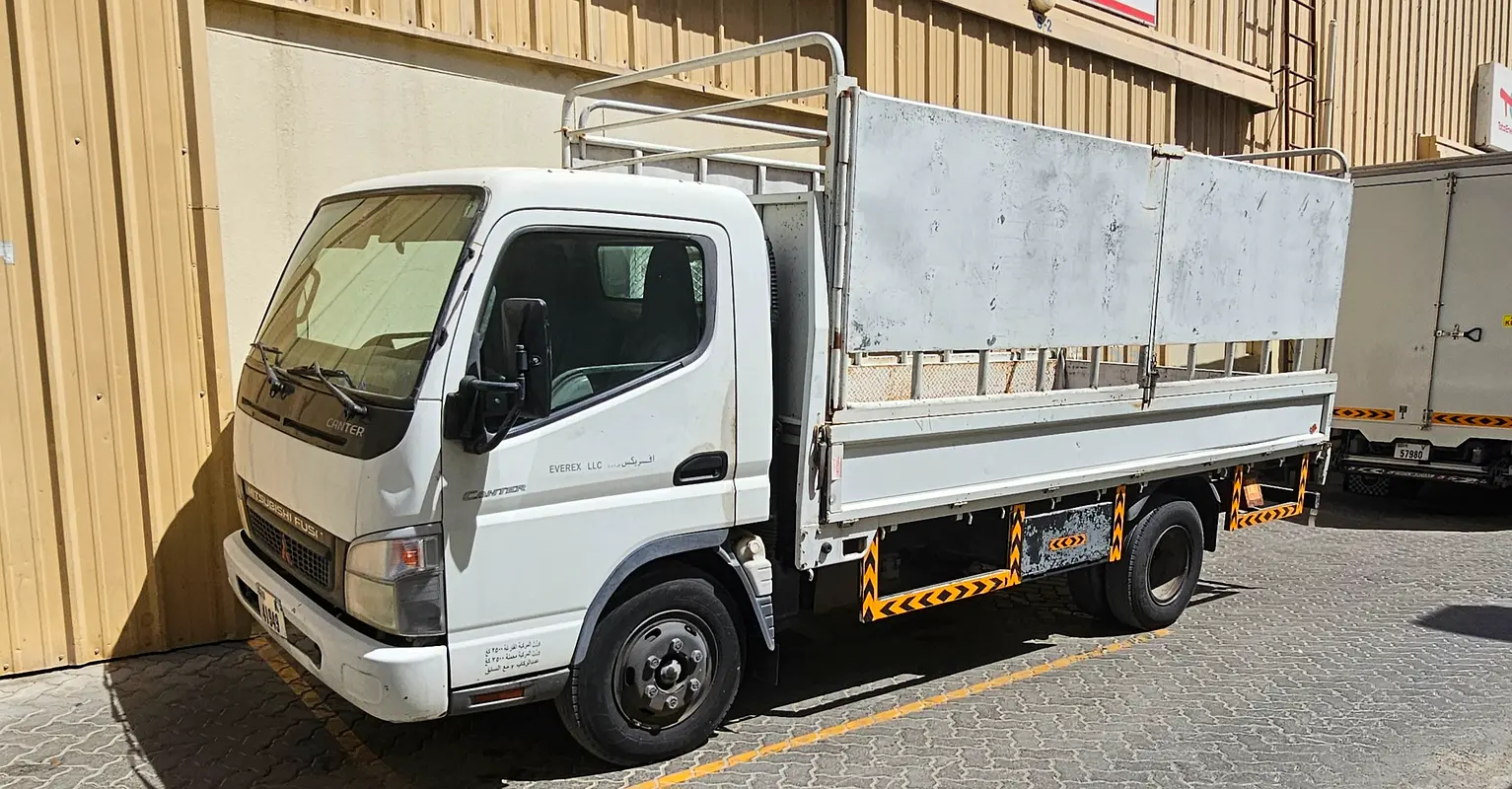 Mitsubishi Canter 2011 — photo 1 of 8
