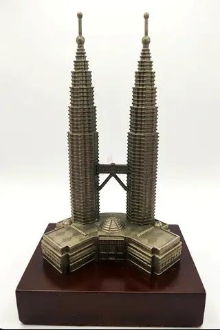 Malaysia Souvenir Diecast Model of Petronas Twin Towers on Wooden Base house decor