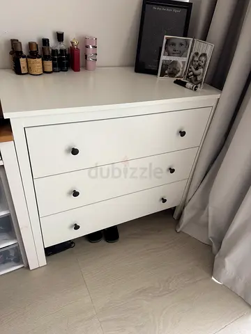 White 3-Drawer Chest/Dresser in Good Condition