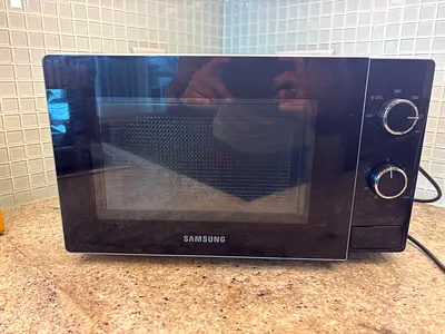 Samsung countertop microwave - great working condition
