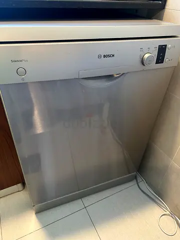 Dish washer