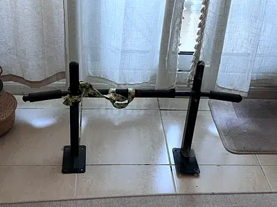 Wall-mounted pull-up / dip bar with grips - sturdy home setup