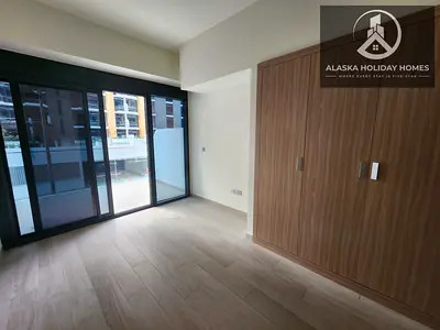 Ideal Location | 6 cheques | Large Layout