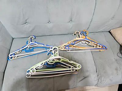 Set of Plastic Clothes Hangers - Mixed Colors (20+)