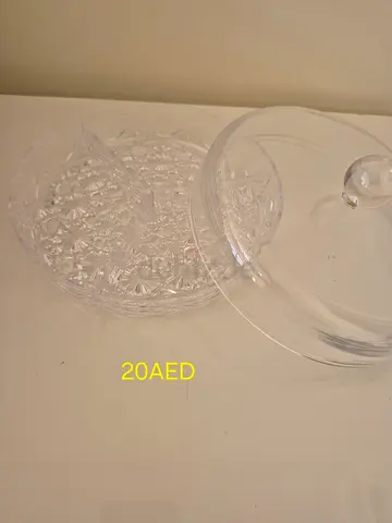Glass lidded candy dish / serving bowl - good condition