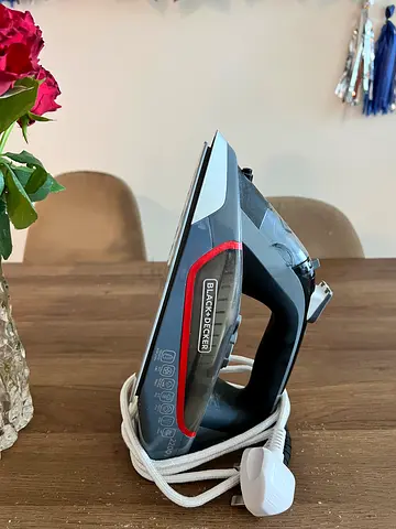 Black+Decker Steam Iron - Good Working Condition