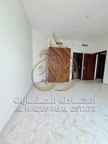 Direct and stunning views of Al Majaz Amphitheatre and the Corniche ✅ Ready for immediate occupancy Annual fee of AED 19,000 including full air condit