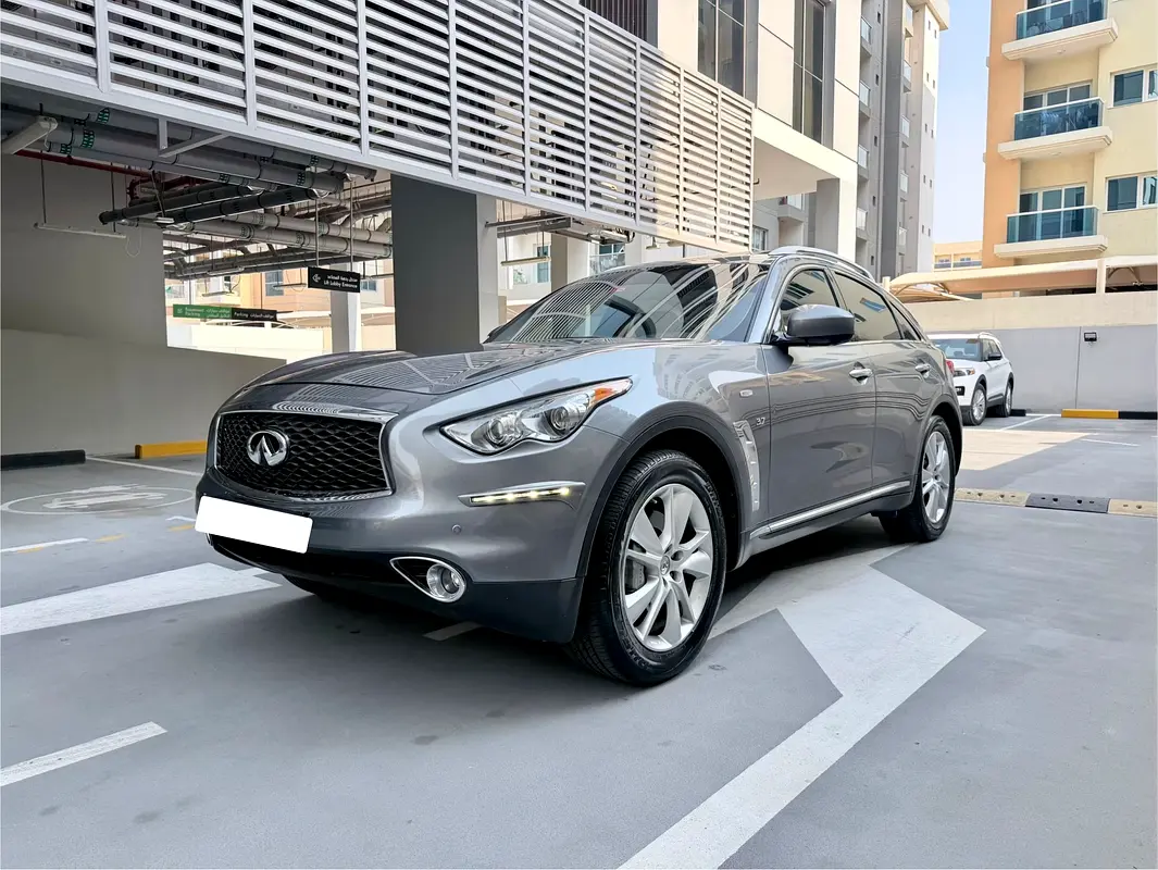 Infiniti QX70 2018 — photo 1 of 20
