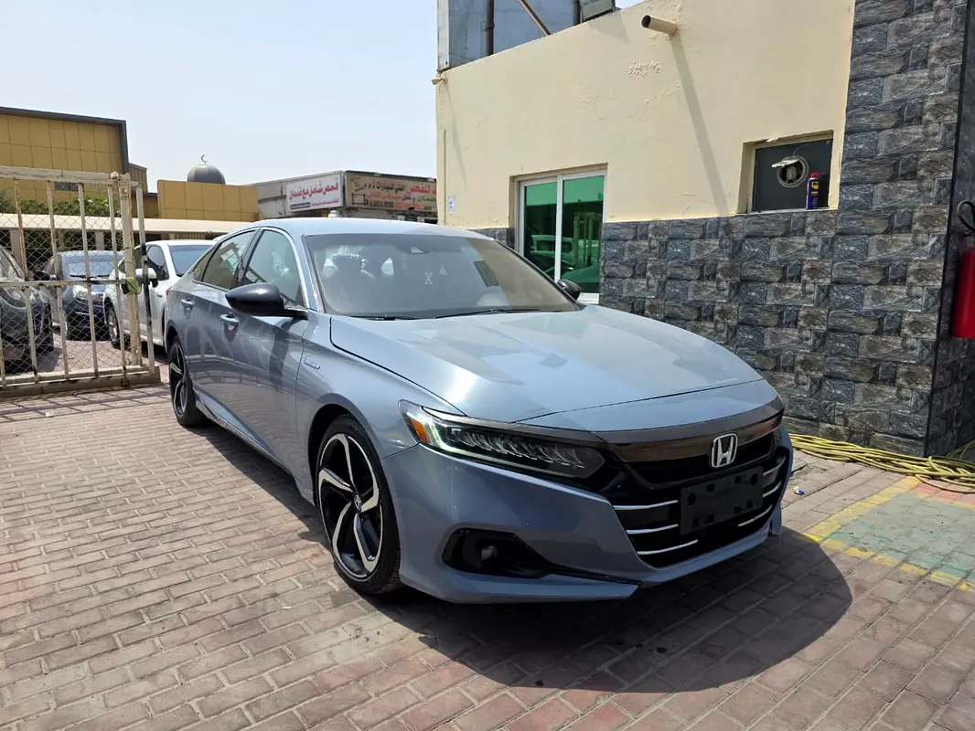 Honda Accord 2022 — photo 1 of 18