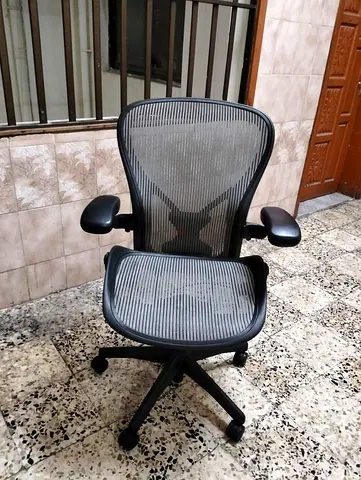 Selling herman miller Aeron chair.good condition only little use