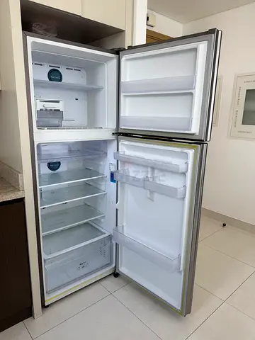 Samsung Fridge 528L, top mount freezer