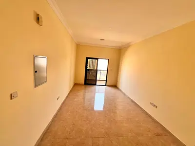 الجرف3-غرفتان ماستر 3 حمامات 2 بلكونة بإطلالات مميزة شقة مضيئة بالكامل-وعصرية تكييف وتبريد مركزي
