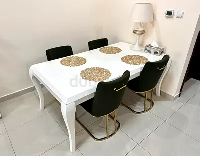 Dining table for sale