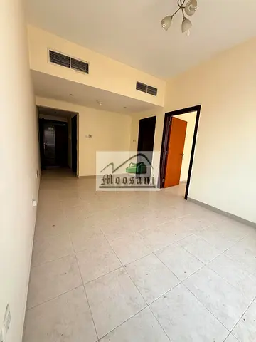 شقة بغرفة نوم واحدة ومطبخ مغلق وإطلالة مفتوحة بالكامل متاحة للإيجار بسعر24,500 درهم إماراتي في جاردن سيتي