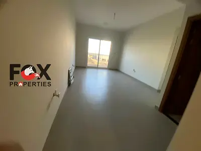 شقة مميزة للايجار السنوي اول ساكن بالجرف3 _ 2بلكون ااطلالة _ موقع مميز بجوار اسوااق القبائل و مع سهولة المخرج لشارع الشيخ محمد بن زايد