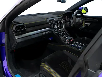 2023 Lamborghini URUS — миниатюра 11