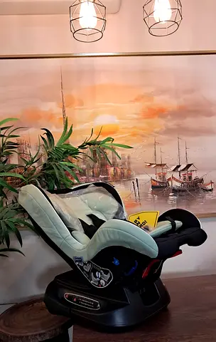 مناسب لجميع الأعمار  car seat for sale for Johnsons للبيع كارسيت اطفال
