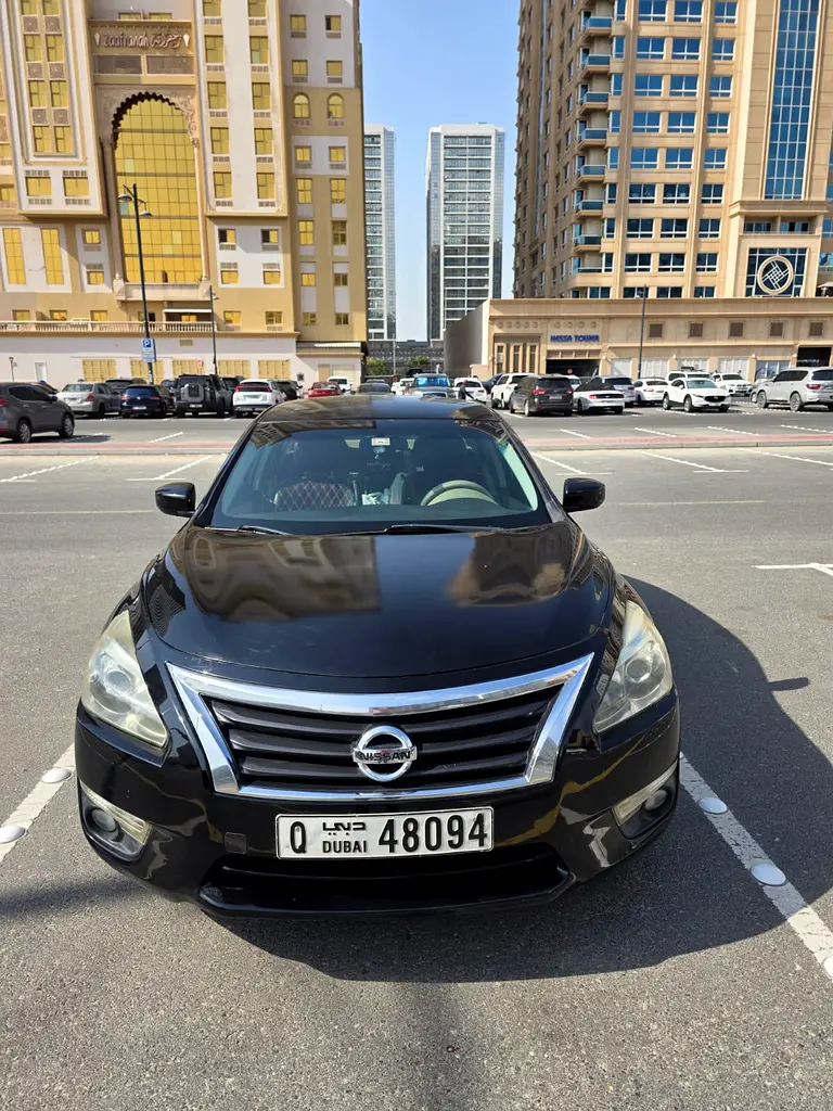 Nissan Altima 2015 — photo 1 of 20