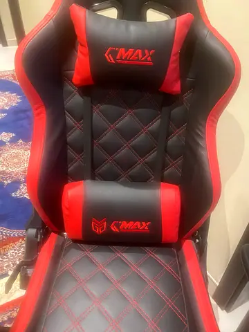 Red  Black CMAX Gaming Chair - Good Condition