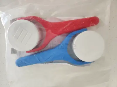 Set of 2 Plastic Bag Clips / Sealers (Blue  Red)