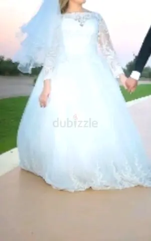 White Lace Long-Sleeve Wedding Dress with Full Skirt (Size available)