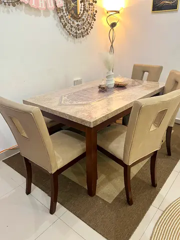 Marble Dining Table with 4 chairs and Bench, excellent condition
