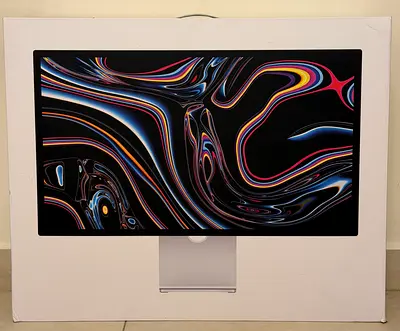 Apple Studio Display Standard glass