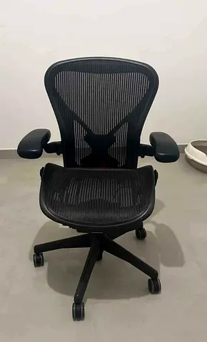 Selling herman miller Aeron chair.good condition only little use