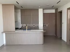 pool view /High Floor / PANORAMIC VIEW /KITCHEN APPLIANCES