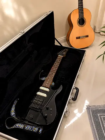 Black Aria Pro II – MAGNA Series Electric Guitar with Hard Case (plus classical guitar Yamaha C40 )