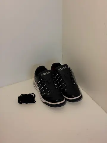 EU 38 Older Kids casual shoe | K Swiss Leather Classic