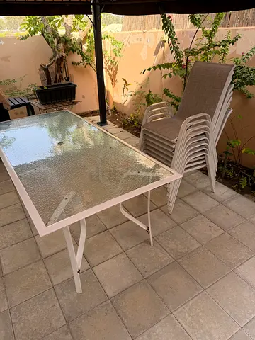 outdoor table and chairs