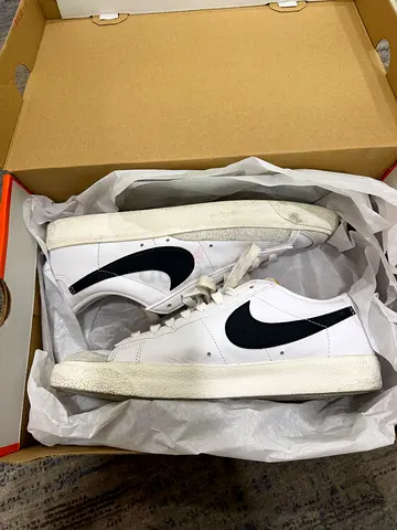 Nike Sneakers (42.5)