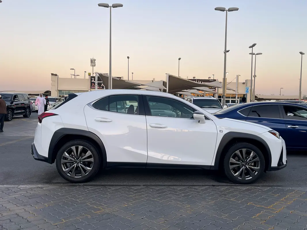Lexus UX-Series 2023