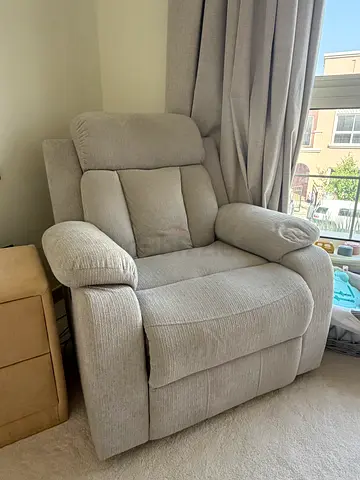 Comfortable single recliner armchair - light grey fabric