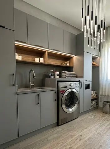 LG Front-load washing machine in good working condition 15/9 Kg