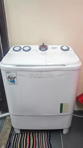 Geepas Semi-automatic twin-tub washing machine - good working condition