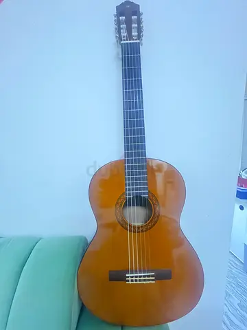 yamaha C 40 -Classic full-size nylon-string acoustic guitar - almost new-free bag