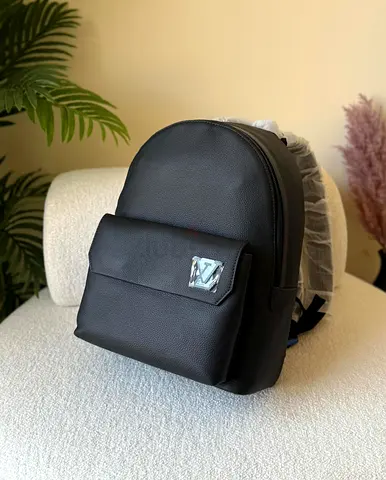 Louis Vuitton takeoff backpack 🎒