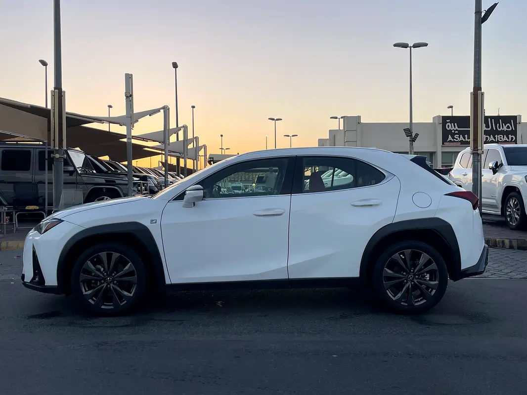 Lexus UX-Series 2023