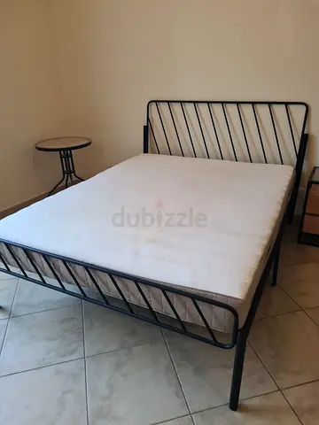 Modern Black Metal Bed Frame with Mattress 160x200