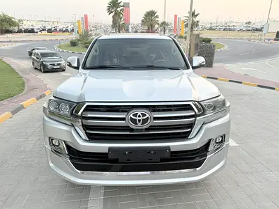 Toyota Land Cruiser GXR 2009 | GCC Specs | Well Maintained